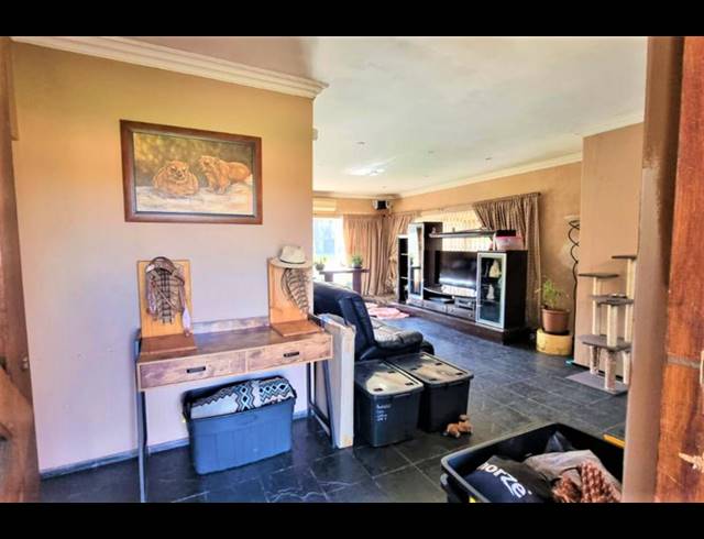 3 BEDROOM HOUSE FOR SALE IN THREE RIVERS